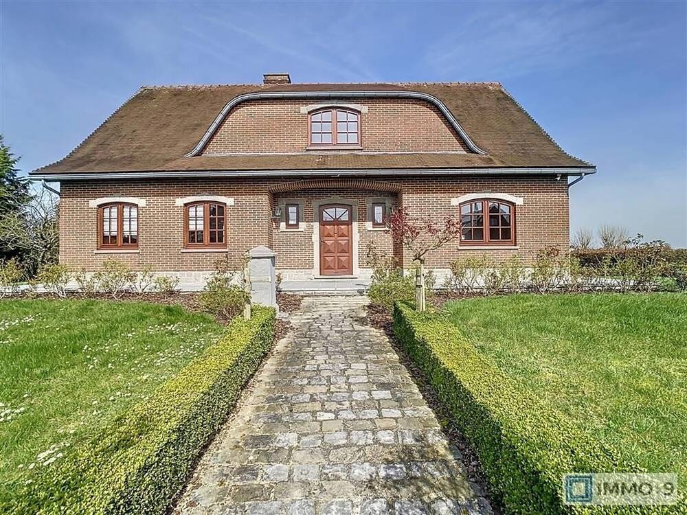 Maison à vendre à Florennes 5620 545000.00€ 3 chambres 306.00m² - annonce 44457