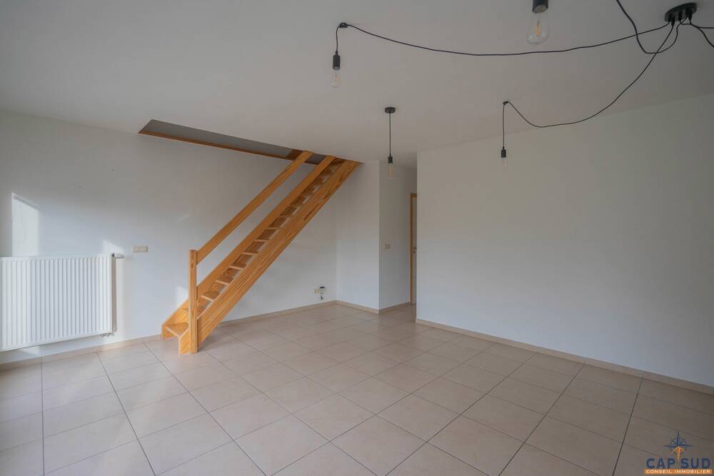 Duplex à louer à Saint-Servais 5002 880.00€ 3 chambres 100.00m² - annonce 285753