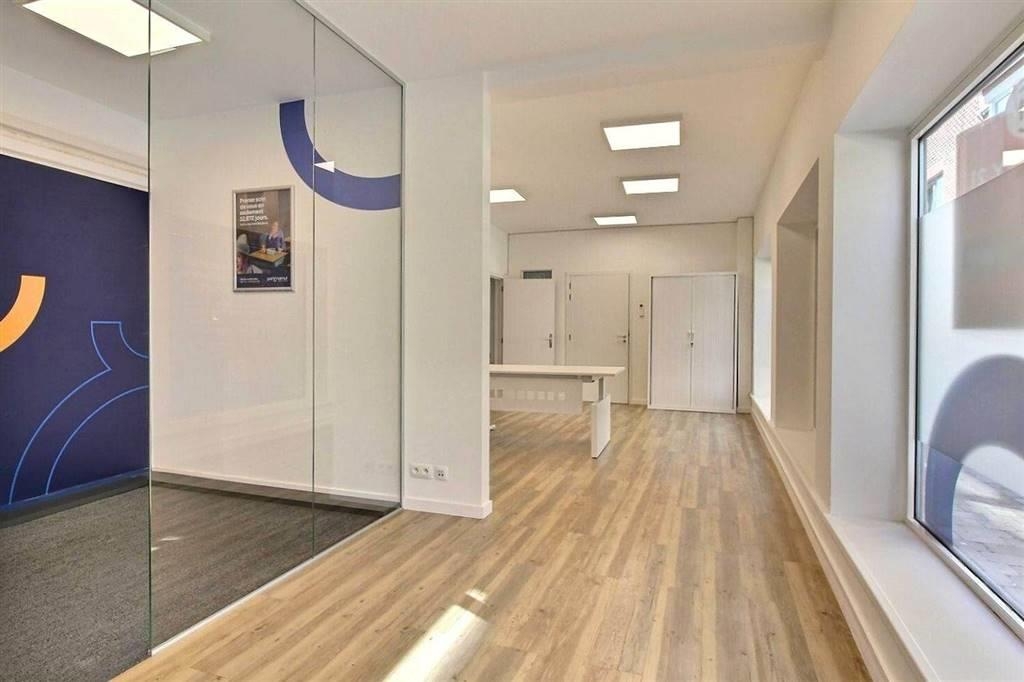 Commerce à louer à Ciney 5590 990.00€  chambres 75.00m² - annonce 298165