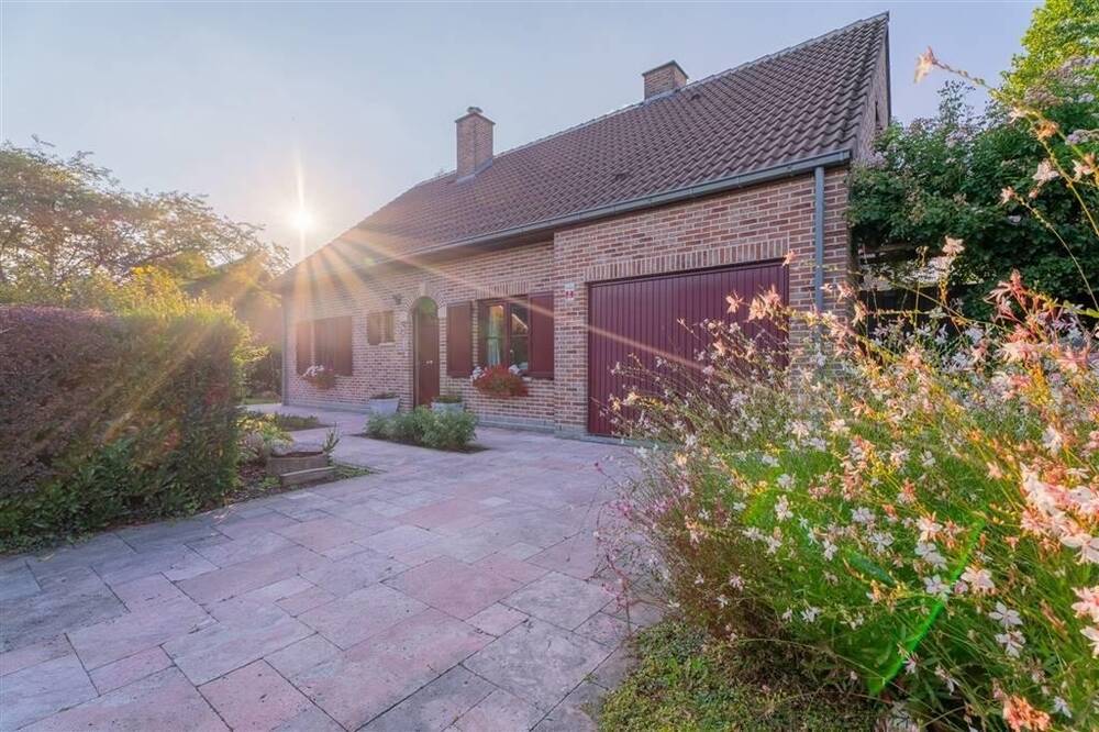 Maison à  à Corroy-le-Château 5032 460000.00€ 3 chambres 150.00m² - annonce 298571