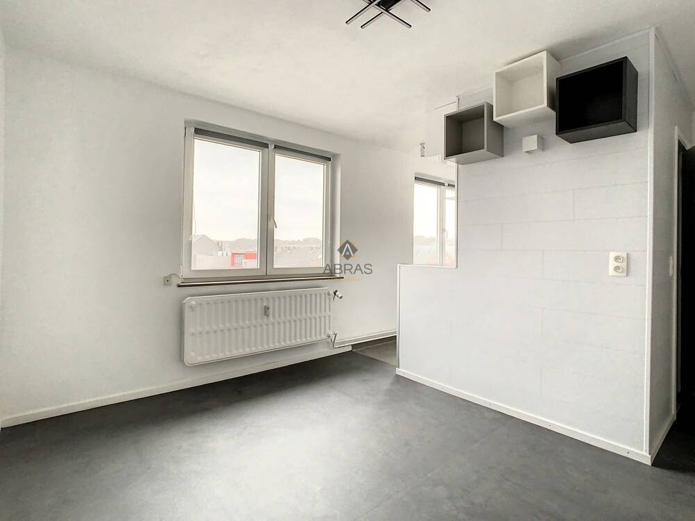 Studio à  à Dave 5100 525.00€  chambres 25.00m² - annonce 312324