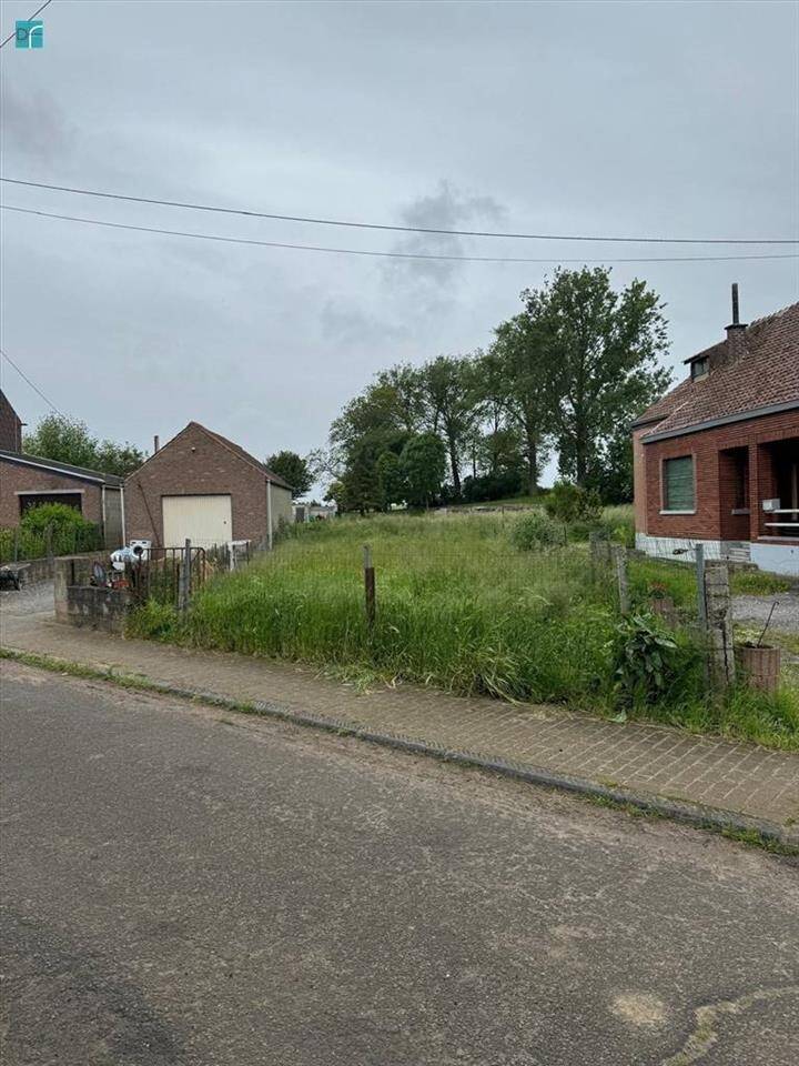 Terrain à  à Saint-Amand 6221 75000.00€  chambres 690.00m² - annonce 324841